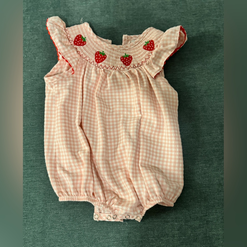 Smocked Strawberry Bubble
